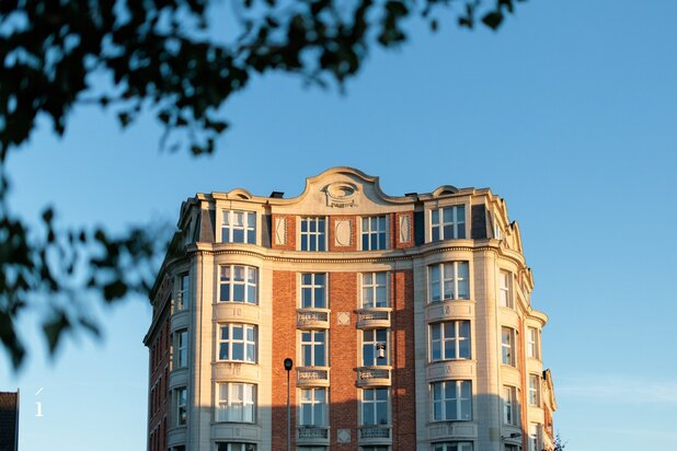 Royaal appartement met terras en garage in iconisch Parc Residence