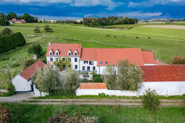 Propriété sur 1,5 hectares avec terrains constructibles 