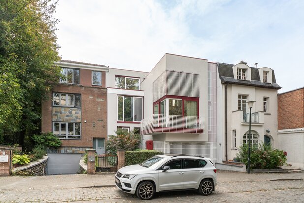 Ukkel, modern huis met vrij beroep