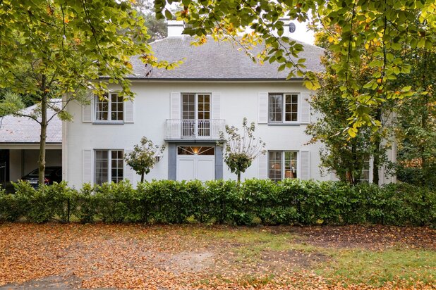 Statige villa op zuidgeoriënteerd perceel van 1421 m² 