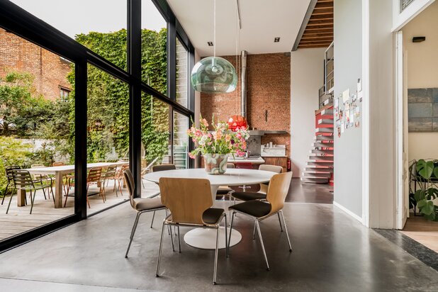 Unieke woning die charme, groen en architectuur samenbrengt.