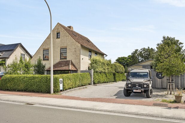 Prachtig landhuis met magnifieke tuin, zwemvijver, en loods