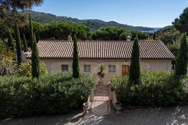 Eigendom gelegen in het hart van Gigaro, op het schiereiland Saint-Tropez / La Croix-Valmer
