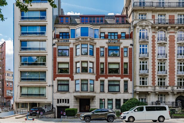 Mooie begane grond met karakter +/- 233 m² met tuin