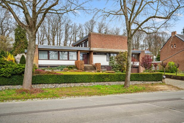 Woning met praktijk- of kangoeroeruimte te HEIST-OP-DEN-BERG