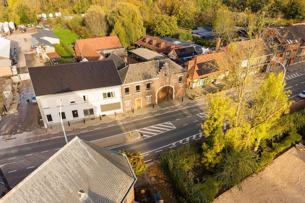 Unieke hoeve met extra woonst op 24 are