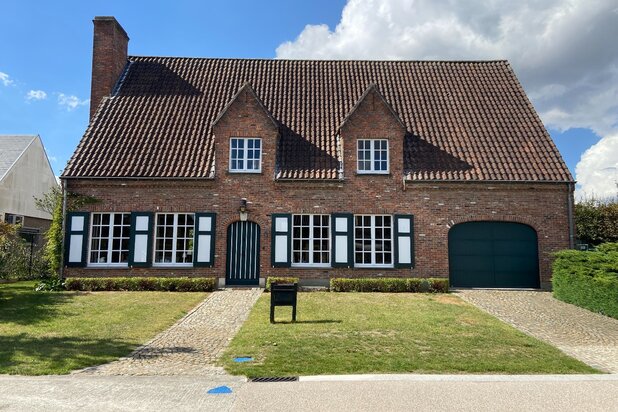Charmante landelijke villa op een toplocatie in Waregem!