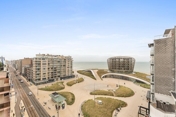 Modern Penthouse with Sea View