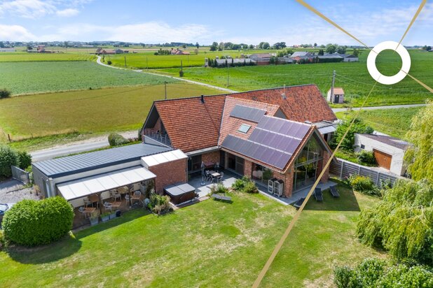 Instapklare exclusieve eigendom met historisch bijgebouw en hoogwaardige afwerking in een oase van rust en ruimte