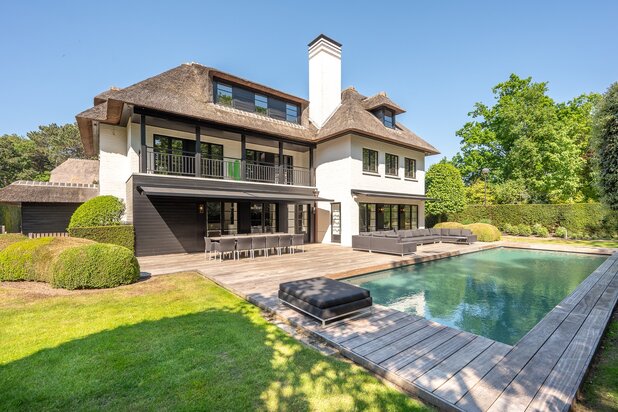 Prachtige luxueuze villa met zwembad op een topligging in het Zoute.