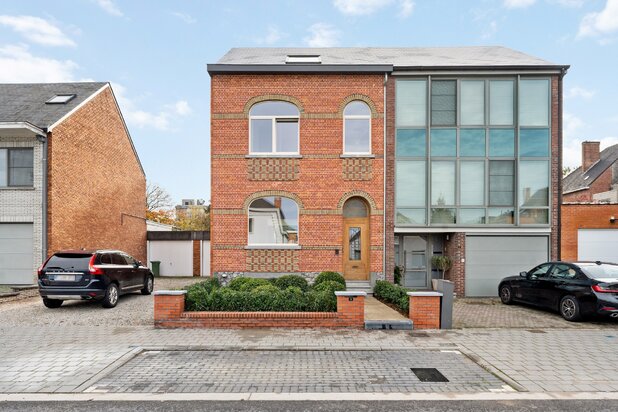Karaktervolle en energiezuinige stadswoning met moderne ziel in hartje Hasselt.