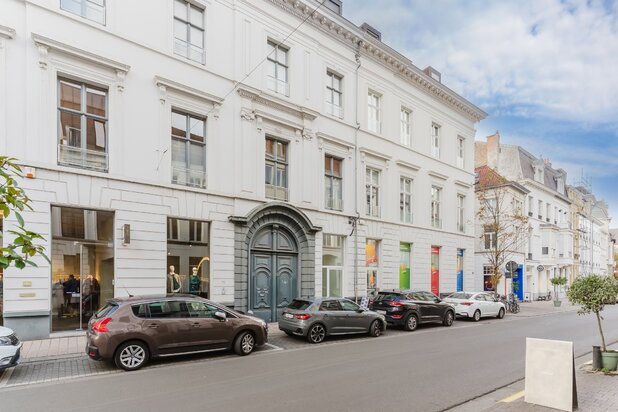 Recent app met 2 kamers en terras in het hart van Gent