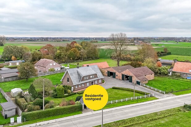 Statige woning met ruime loodsen in Kortemark!