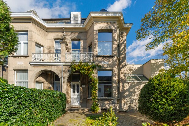 Glorieus gerenoveerd erfgoed met ruimte voor wonen én werken