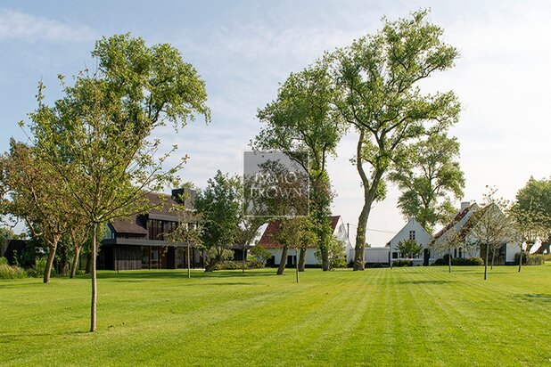 Uitzonderlijk hoeve met modern bijgebouw te koop landelijk in het Zoute Polders