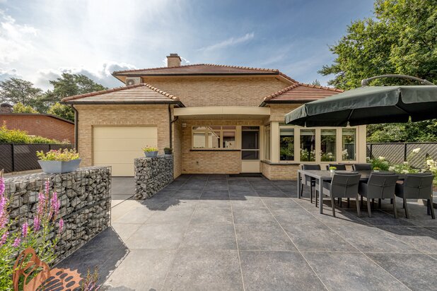 Uitzonderlijke woning met bijgebouw op 1117m² te Mol Wezel