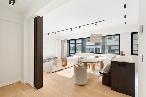 Luxueus gerenoveerd appartement in het Zoute met lateraal zeezicht