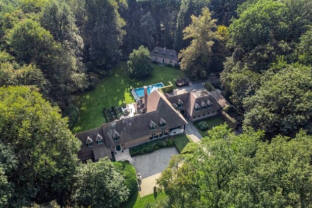 Ruime villa op parkdomein van ca. 1,4 Ha