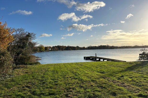 Prachtige bouwgrond aan het unieke meer Miramar