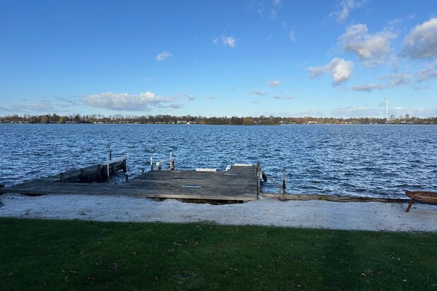 Buitenverblijf aan het unieke privémeer Miramar