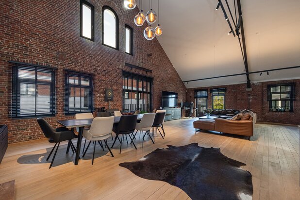 Loft unique dans un entrepôt historique !