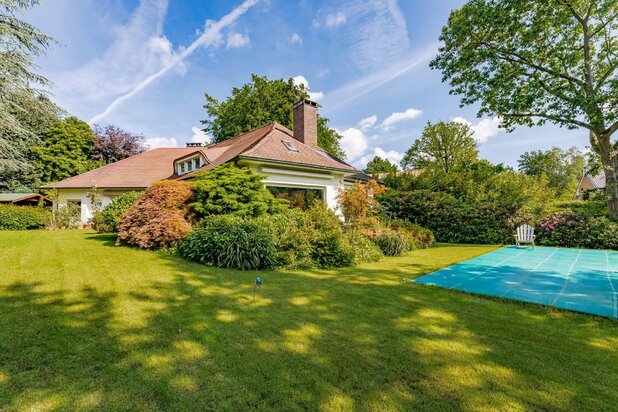 Place Dumon, Villa 322 m² - ± 15 ares with swimming pool 