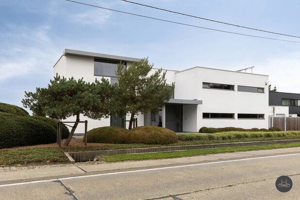 Stijlvolle villa met ondergrondse parking