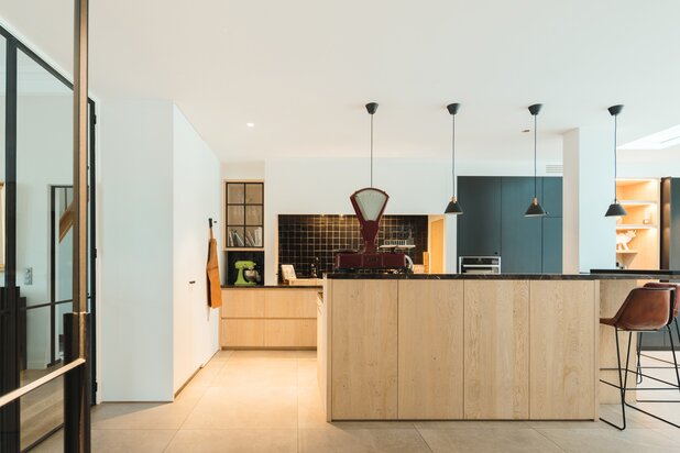 Drie-huizen-in-één: ruime woning met toffe stadstuin