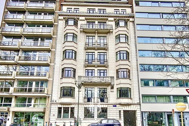 Châtelain/Louise - Aantrekkelijk appartement met 2 slaapkamers