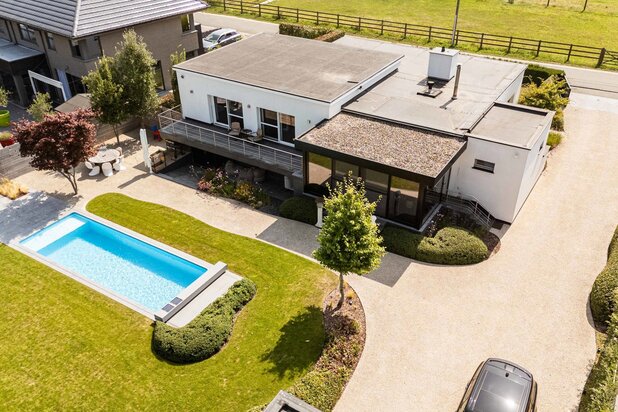 EXCLUSIEVE VILLA MET ZWEMBAD EN PRACHTIGE TUIN!