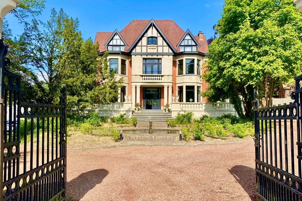 UNIEK LANDHUIS (ideale B&B, vakantiewoning of prachtige gezinswoning)!