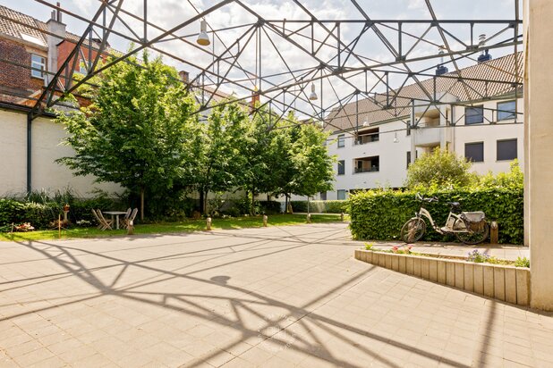Karaktervolle stadswoning met unieke charme en een rustige, groene buitenruimte