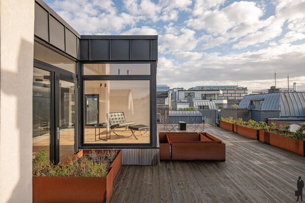 Uniek duplex-penthouse met indrukwekkend terras, gelegen op een absolute toplocatie op ’t Eilandje