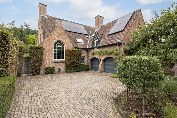 Riante villa van de hand van architect Rutten gelegen op uitstekende locatie te Turnhout