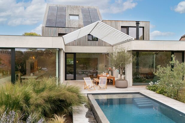 Uitzonderlijk gelegen architectenvilla op grond van 2.001m²