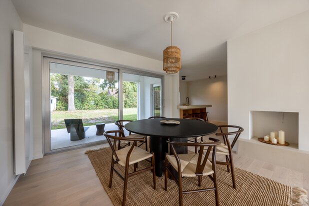 Stijlvol gerenoveerde woning in charmante Bloemenwijk