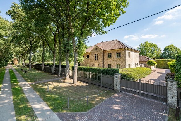 Uitzonderlijk eigendom op uniek groendomein van ca. 2ha 