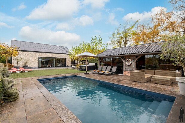 Recente villa met ruimte om te wonen, werken genieten!