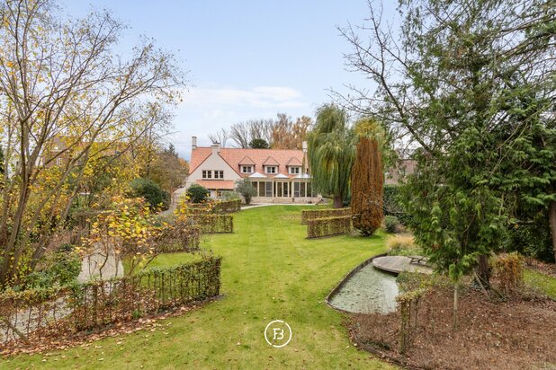 Prestigieuze villa met parktuin