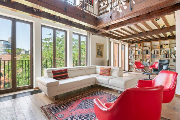 Charming duplex apartment at the Grote Markt!