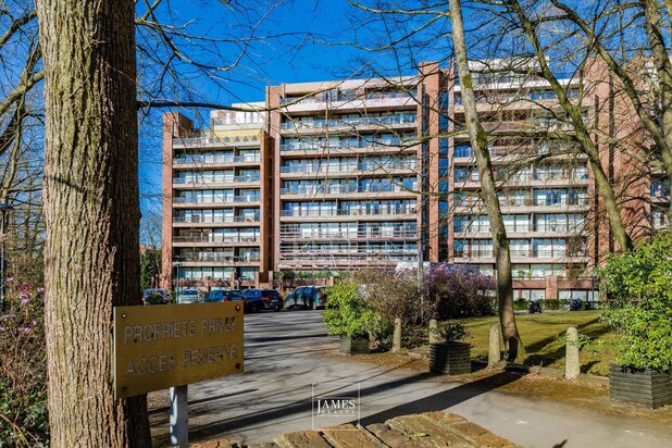 Bel appartement avec vue sur un parc à Uccle