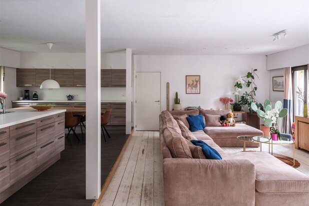 Unieke eigendom met ruimte, licht en leefcomfort in Sint-Denijs-Westrem.