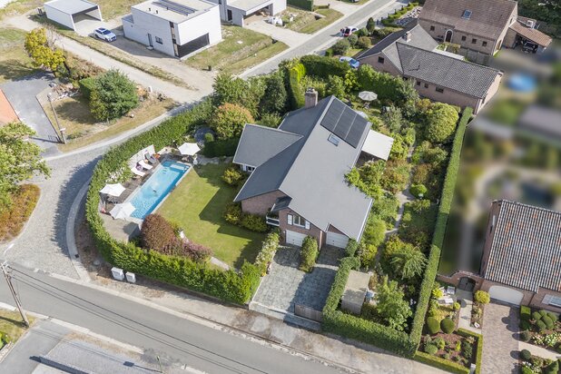 Prachtige villa met zwembad op zonnig perceel in Eksaarde