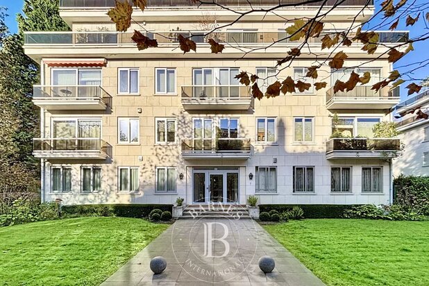 Bois de la Cambre - 3 bedroom apartment, terraces, 2 garages