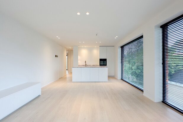 APPARTEMENT D'ANGLE luxueux, nouvellement construit...