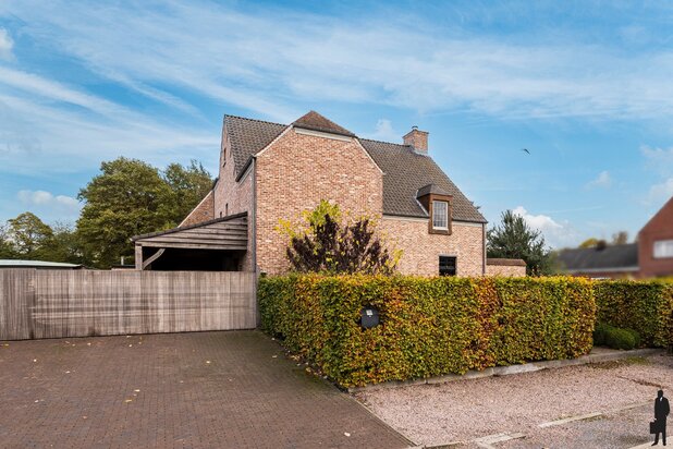 Luxevilla met zwembad, poolhouse, werkhuis en bos in Geel