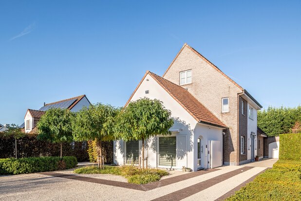 Charmante en ruime woning met praktijk