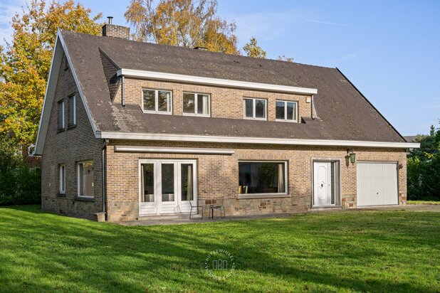 Ruime villa in het mooie Pleispark te Sint-Denijs-Westrem