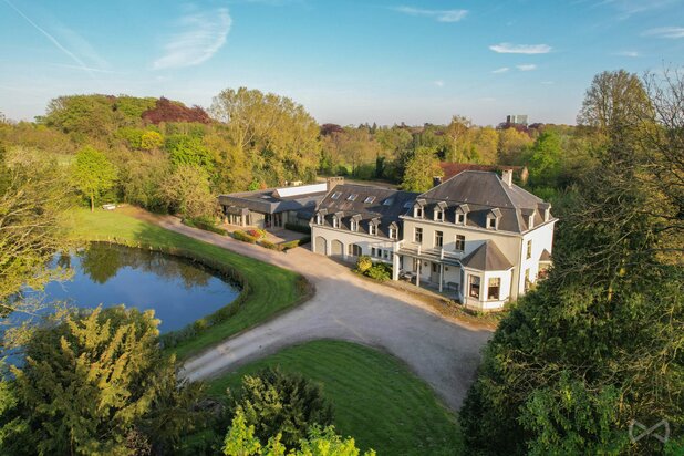 Uitzonderlijke kasteelvilla op perceel van 3,9 hectare