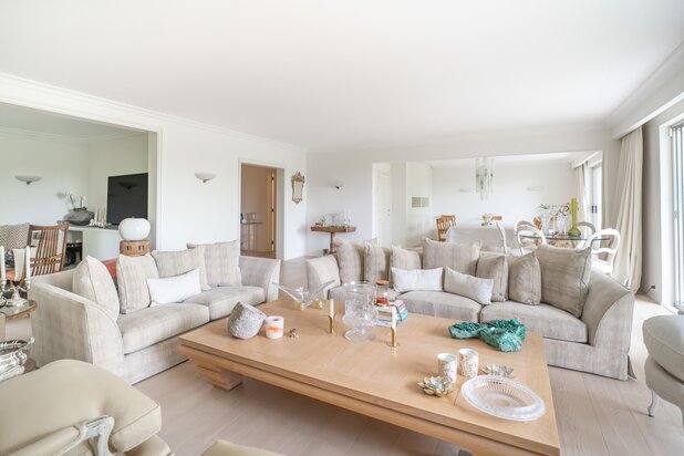 Prince d'orange: superbe appartement 4ch entièrement rénové